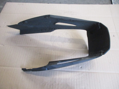 Protège chaîne passage de roue arrière pour Suzuki 650 XF Freewind