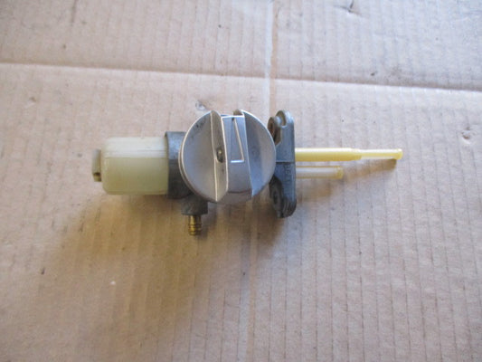 Robinet essence pour Yamaha 125 YBR - RE031 - modèle carburateur