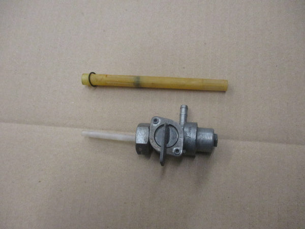 Robinet d'essence pour Honda 600 XLL - XLM - XLLM - PD04