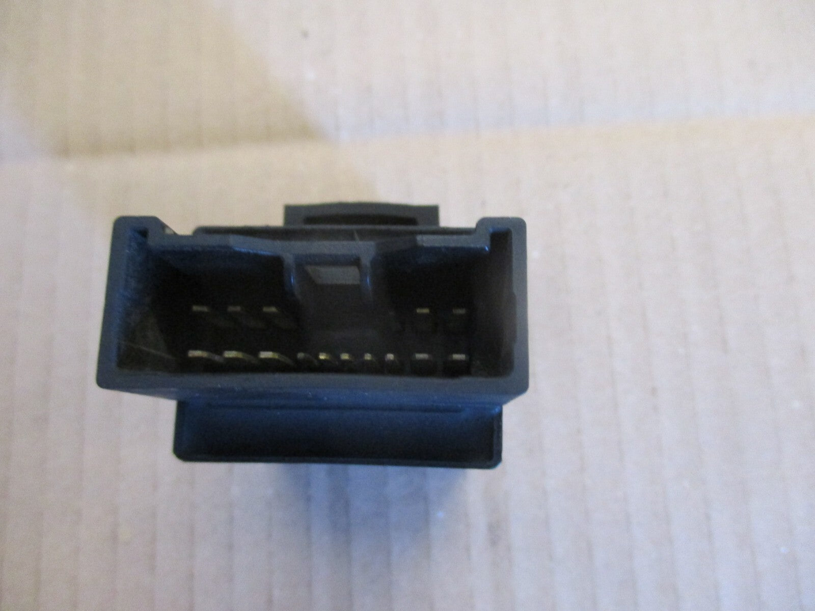 Relais pompe essence 5PX-81950-00 pour Yamaha 900 TDM - RN081 - 2002 / 2005