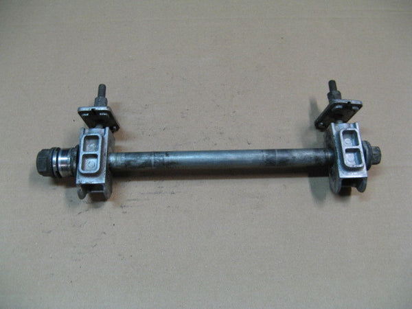 Axe de roue arrière Honda 600 XLL - XLM - XLLM - PD04