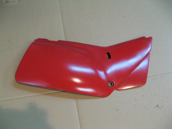 Cache latéral droit pour Suzuki 650 DR RS SE - SP42A - SP43A