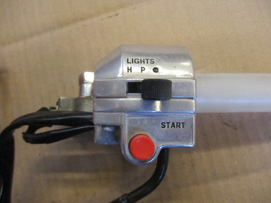 Cocotte droite + poignée d'accélérateur + cable pour Honda 125 CM - JC05