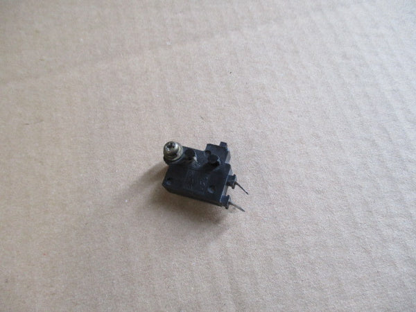 Contacteur de frein avant pour Honda 600 XLL - XLM - XLLM - PD04
