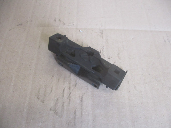 Fixation arrière de réservoir pour Honda 125 CLR - City Fly - JD18A