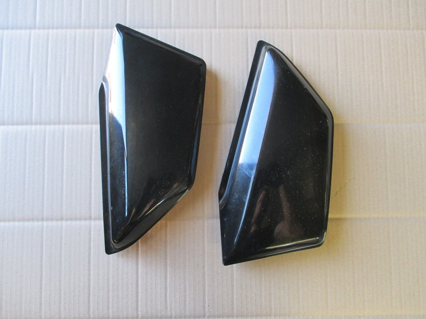 Caches latéraux pour Honda 125 CM - JC05