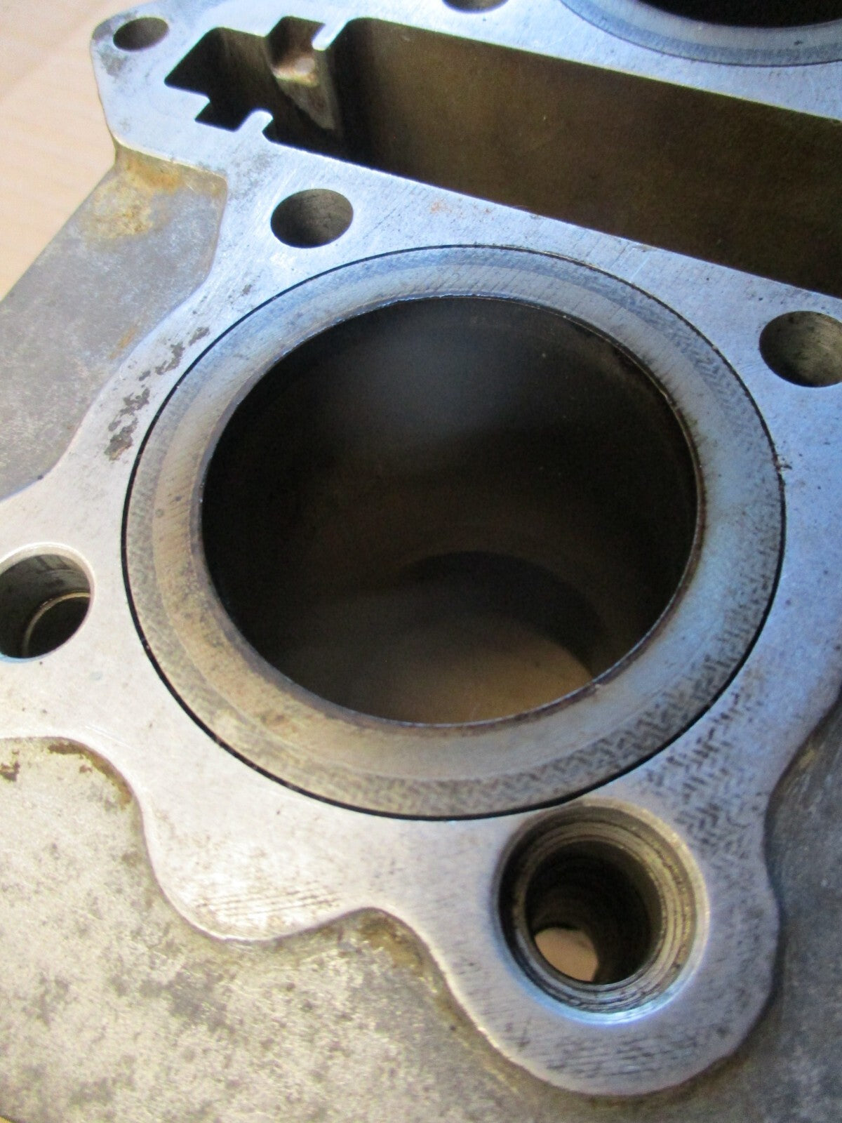 Cylindre / pistons pour Honda 125 CM - JC05