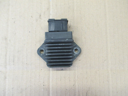 Régulateur référence FH008AA pour Honda 1000 XLV Varadéro - SD02 - 2003/2010