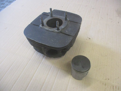 Cylindre / piston pour Suzuki 125 TS B - 1979