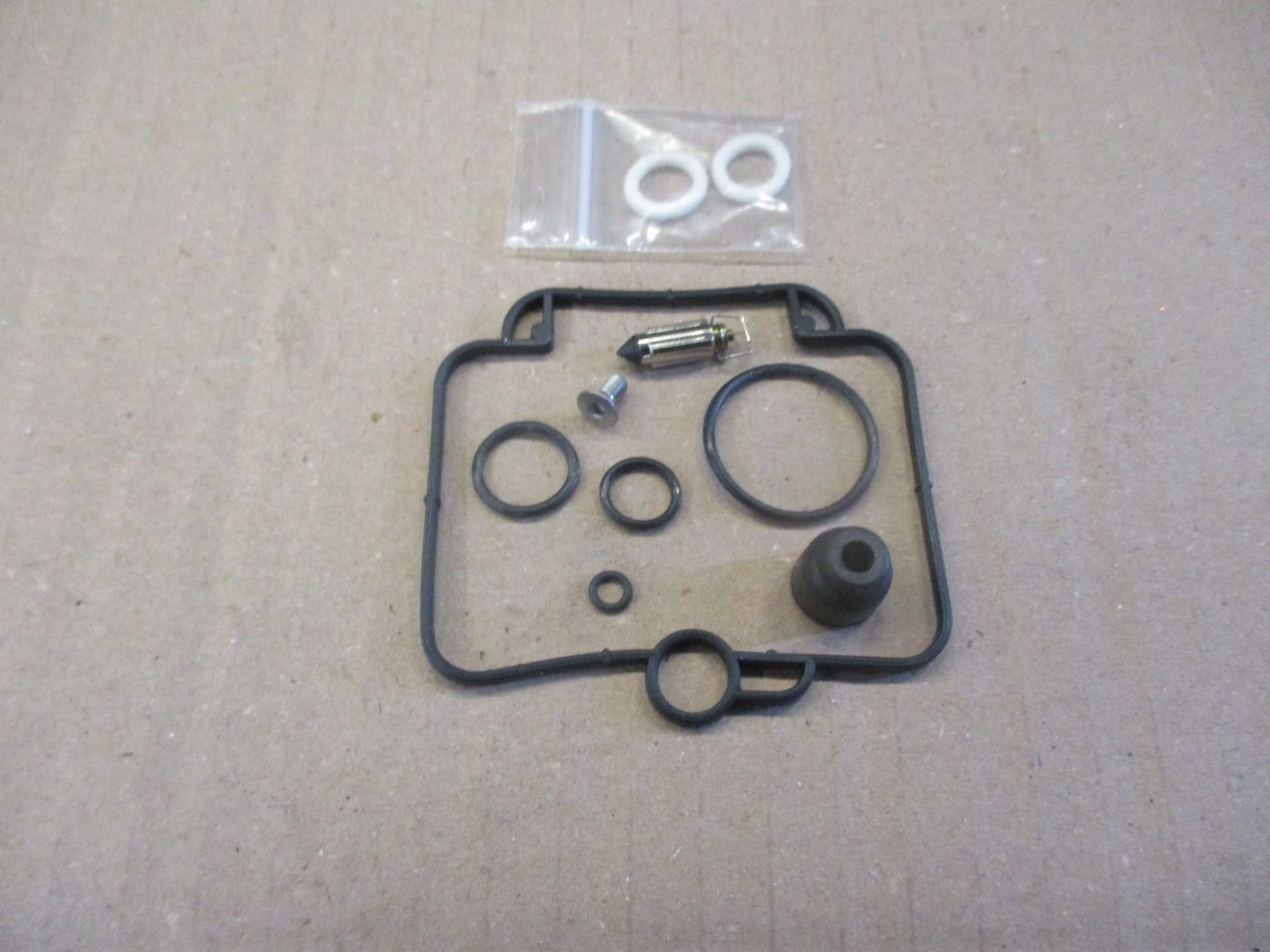 Pochette de joints + pointeau de carburateur  Suzuki 650 DR RS SE - SP43A