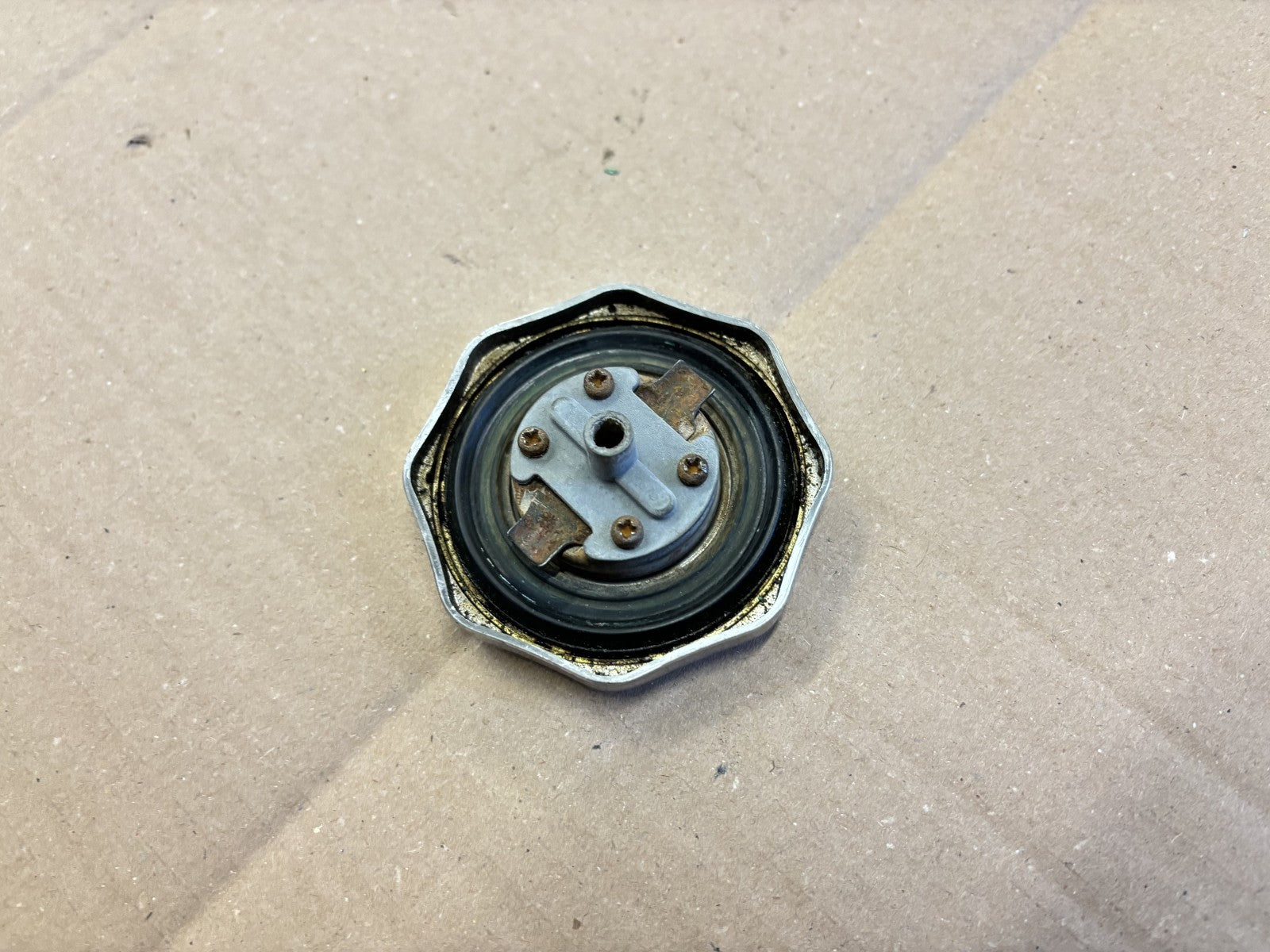 Bouchon essence pour Kawasaki 125 KE - K1 - KS