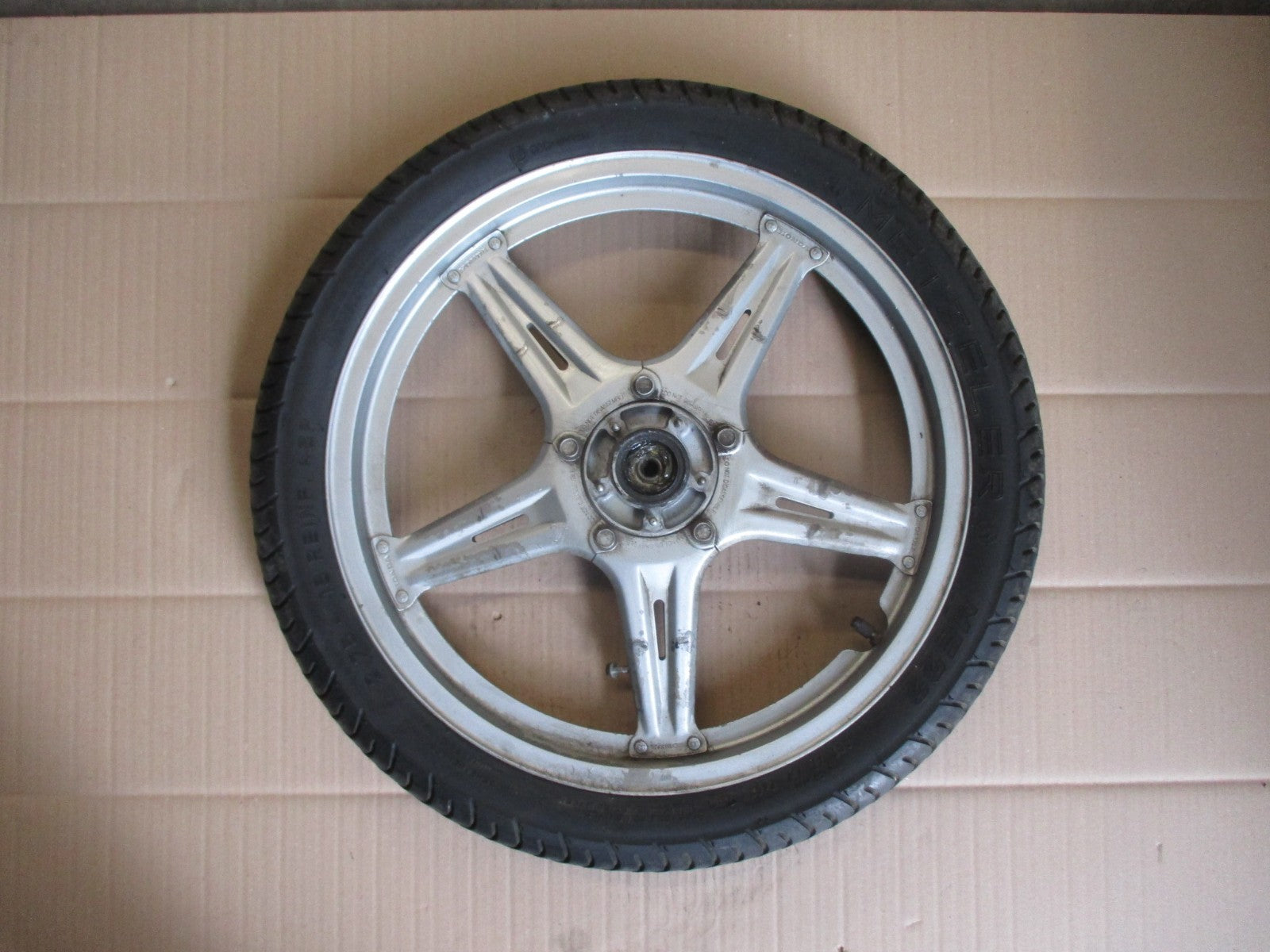 Roue avant Honda 125 CBT - CB125T - 125 Twin - Disque avec 5 trous de fixation