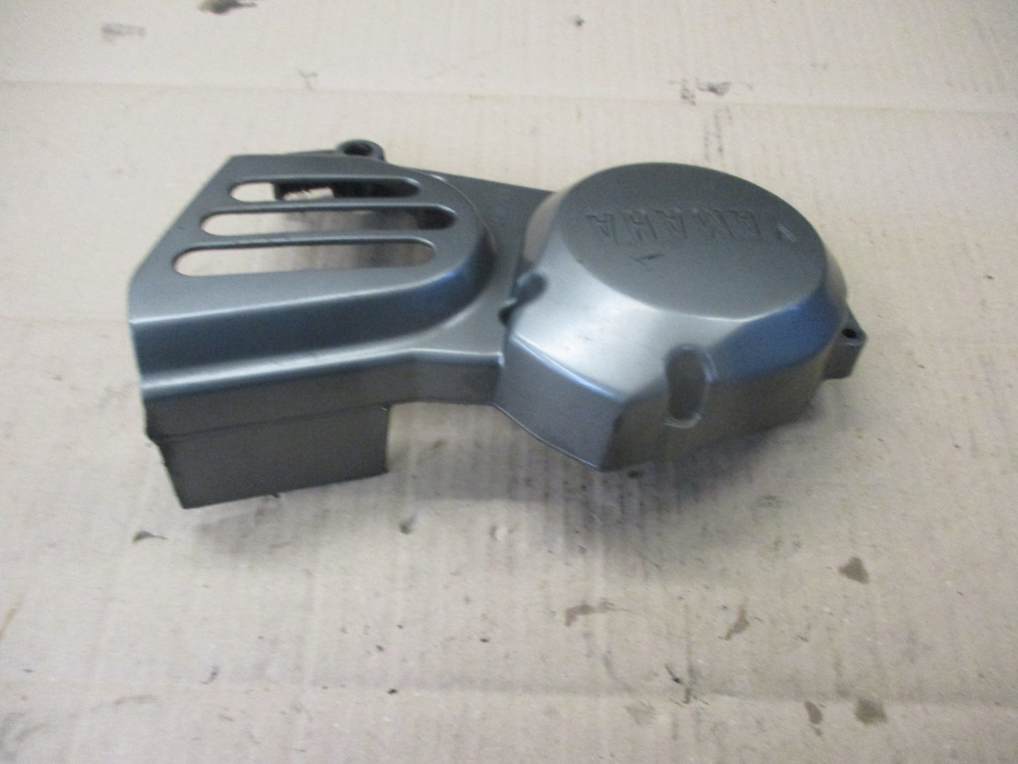 Carter d'allumage, cache pignon pour Yamaha 125 TZR - 2RL