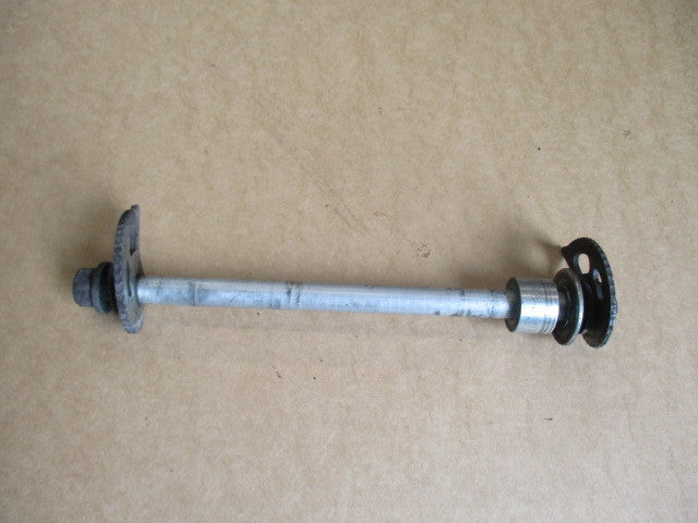 Axe de roue arrière pour Suzuki 800 DR - SR43A