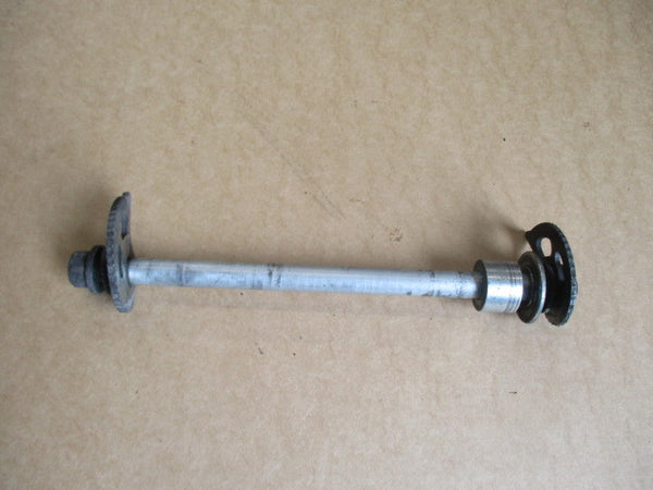 Axe de roue arrière pour Suzuki 800 DR - SR43A