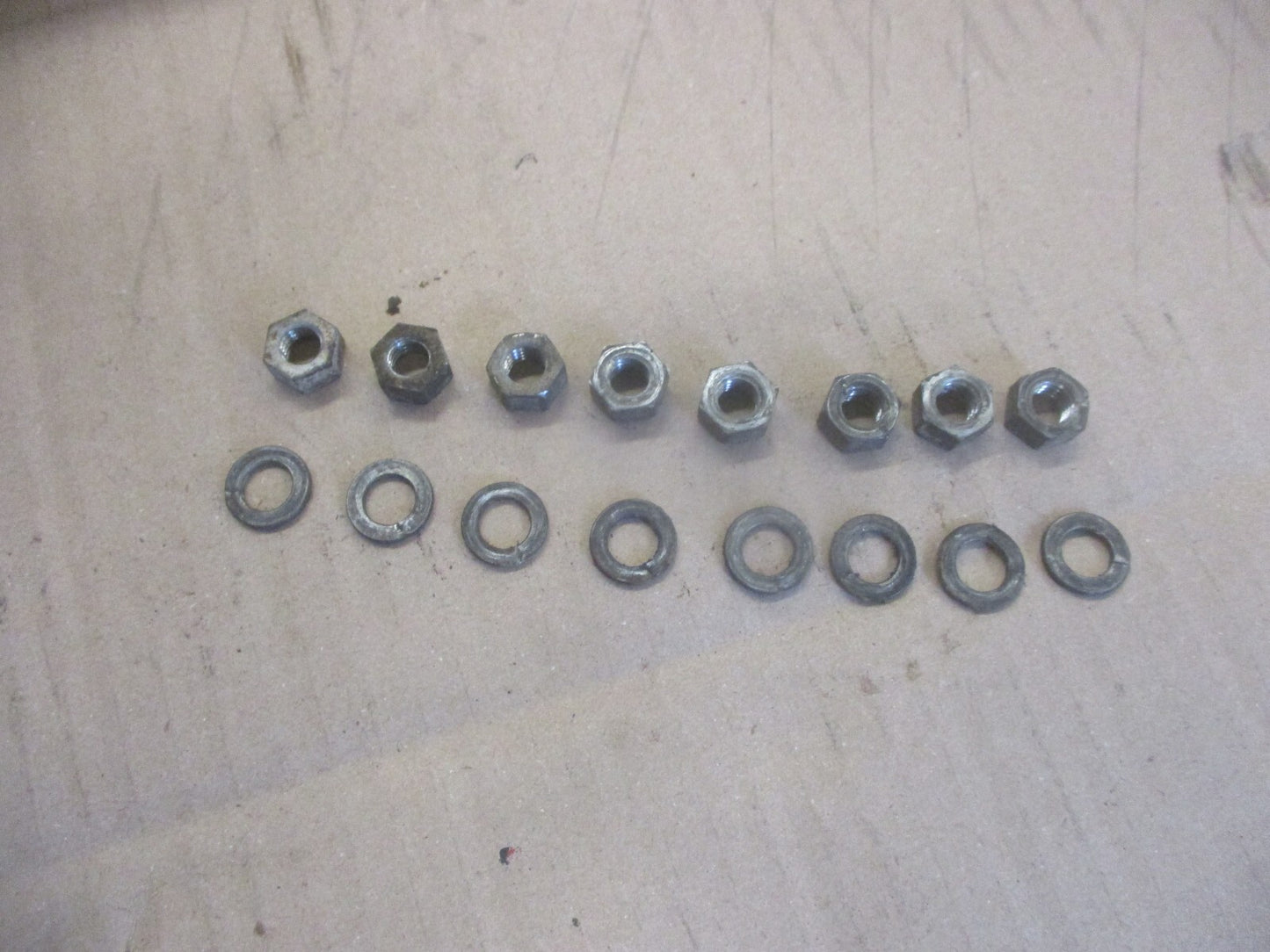 Ecrous de fixation culasse + rondelles pour Suzuki 125 GT