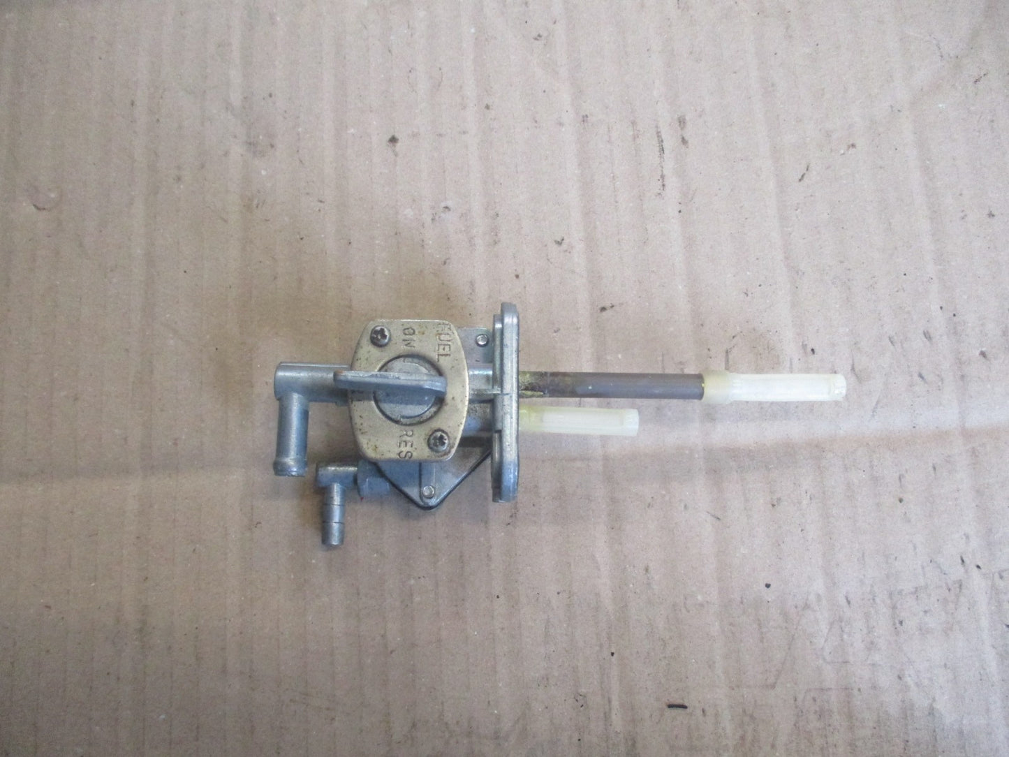 Robinet d'essence pour Suzuki 650 Freewind