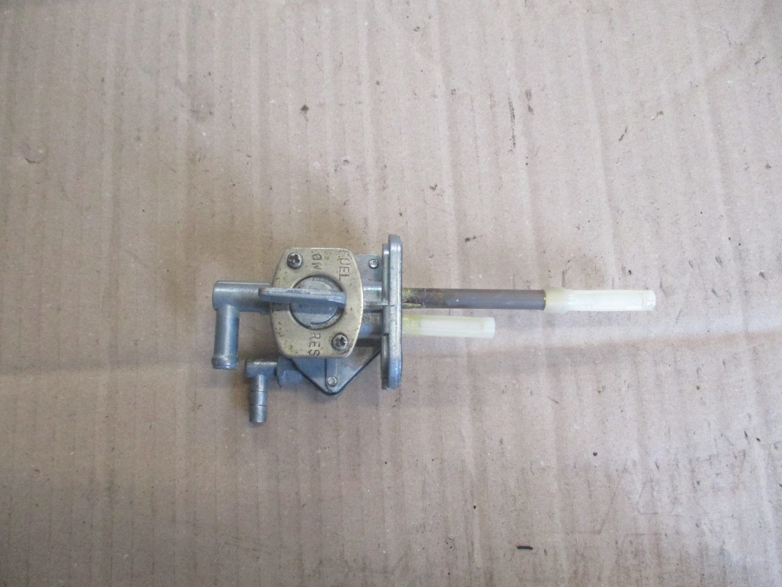 Robinet d'essence pour Suzuki 650 Freewind