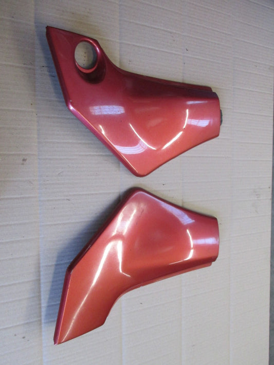 Caches latéraux pour Honda 650 NTV REVERE - RC33