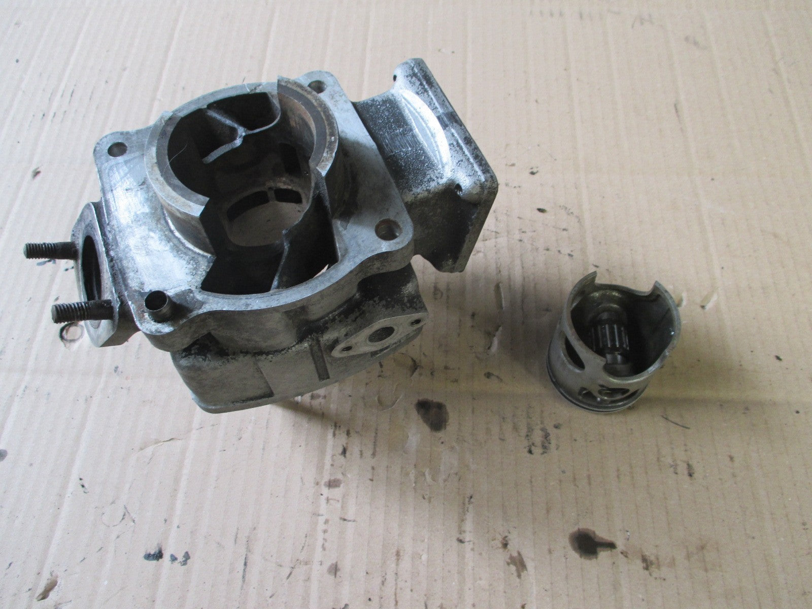 Cylindre / piston pour Yamaha 125 DTLC - 10V
