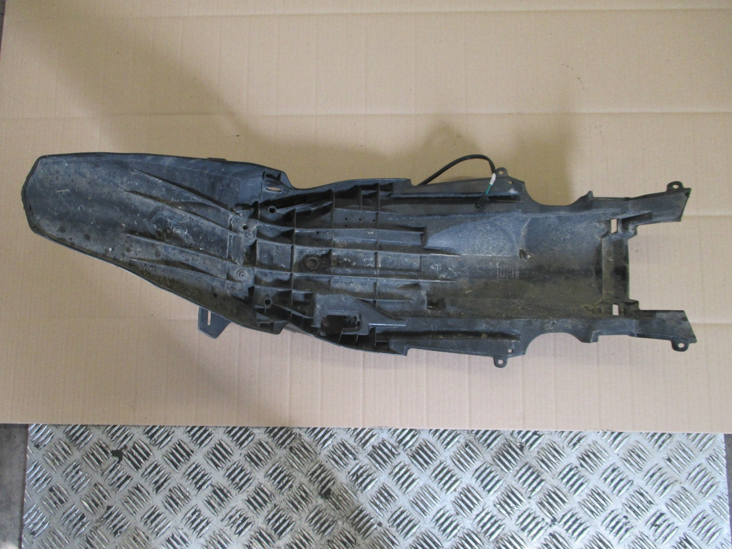 Pare boue arrière + bavette + feu de plaque pour Honda 125 CBF - JC74