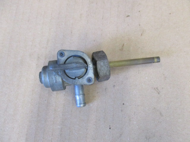 Robinet d'essence pour Honda 650 NX Dominator - RD02 