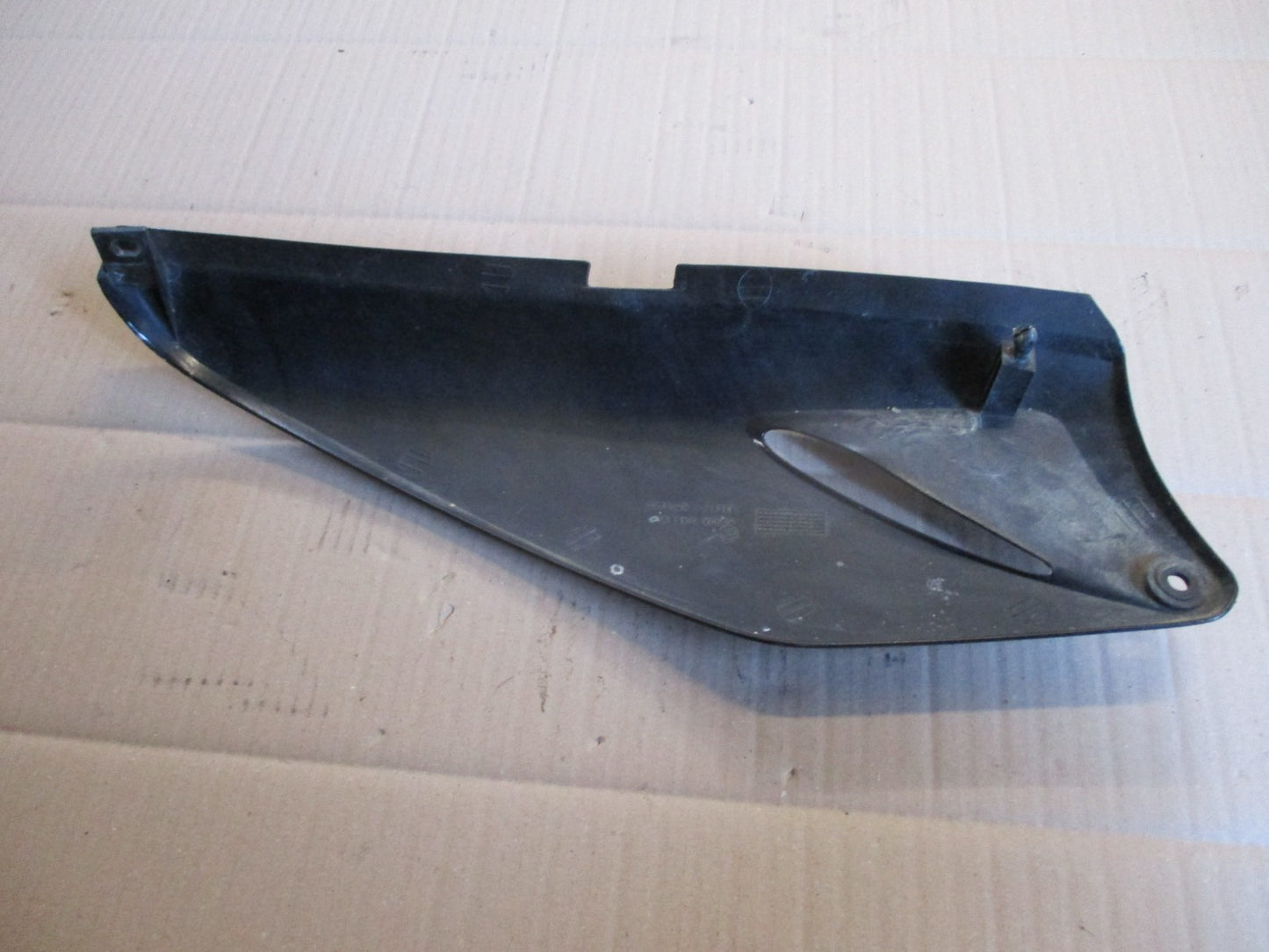 Cache latéral gauche pour Honda 125 XLV - Varadéro - JC32