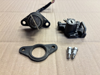 Nieman + serrure de selle pour Kawasaki 125 KE - K1 - KS