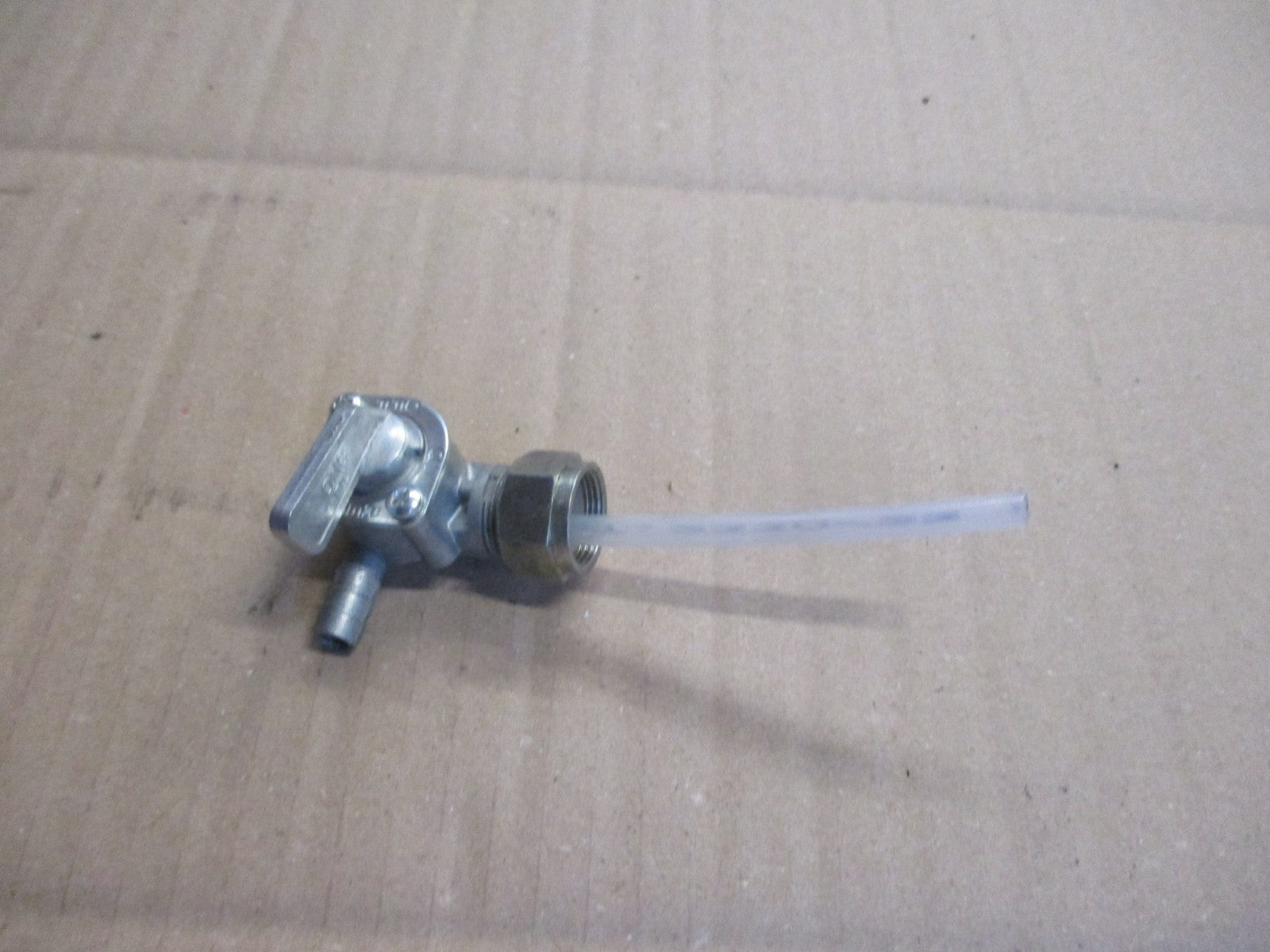 Robinet d'essence pour Honda 125 NX Transcity - JD12