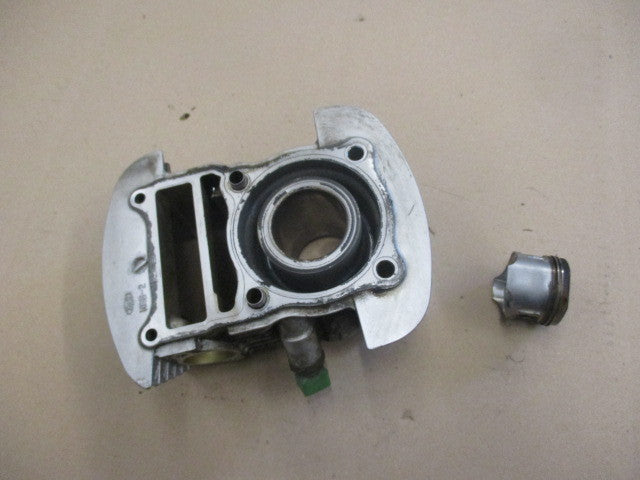 Cylindre / piston avant pour Honda 125 XLV Varadéro - JC32