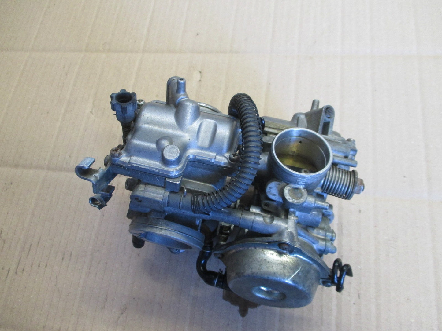 Carburateur pour Honda 650 NTV REVERE - RC33