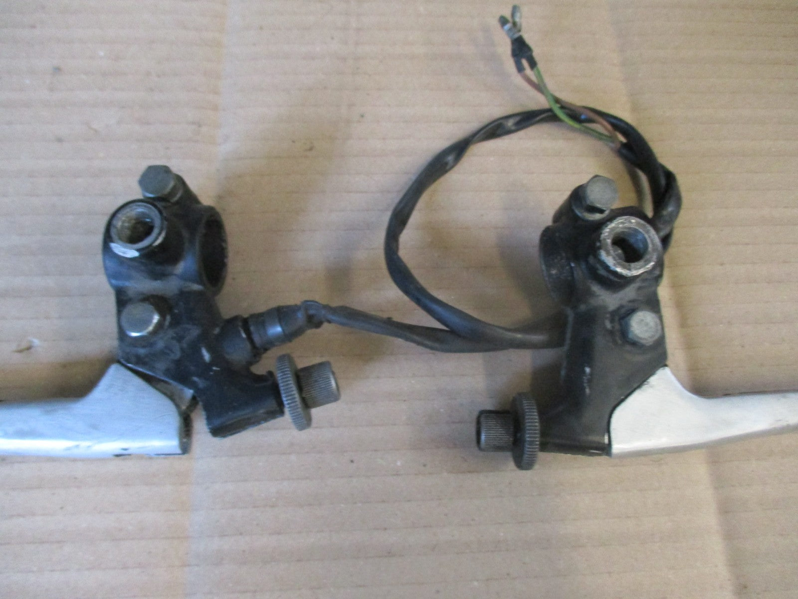 Poignées de frein avant et d'embrayage pour Yamaha 125 DTF - DTE - 1F9