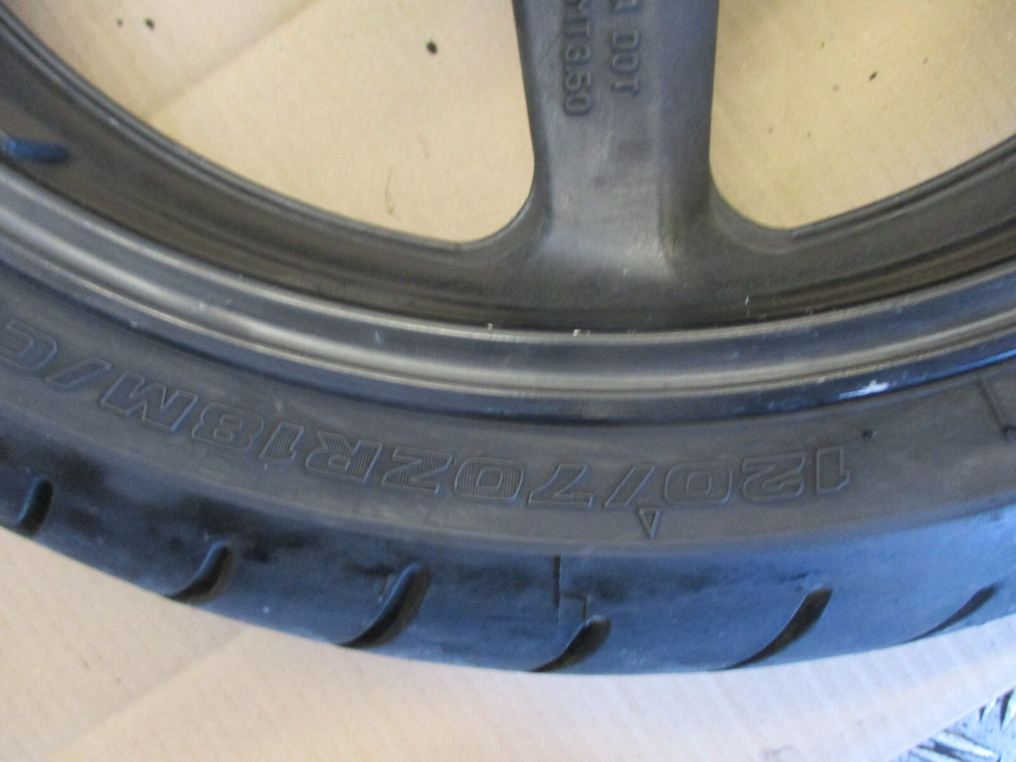 Roue avant avec pneu bon état pour Yamaha 900 TDM - RN081 - 2002 / 2005 - ABS