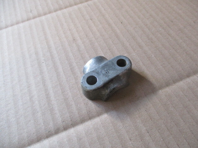 Pontet de fixation d'axe de roue avant pour Yamaha 125 DTMX - 2A8