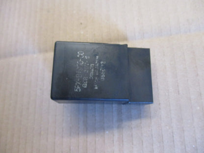Relais pompe essence 5PX-81950-00 pour Yamaha 900 TDM - RN081 - 2002 / 2005