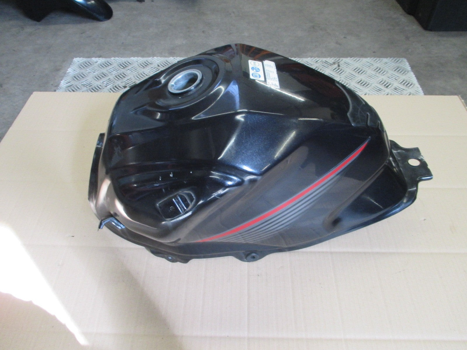 Réservoir d'essence pour Honda 125 CBF - JC74