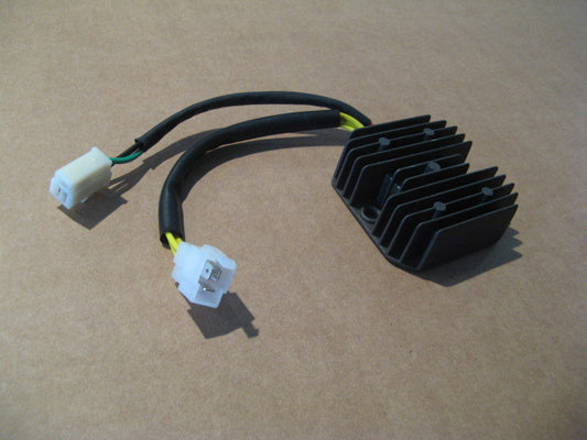 Régulateur NEUF pour Honda 650 NX Dominator - RD02
