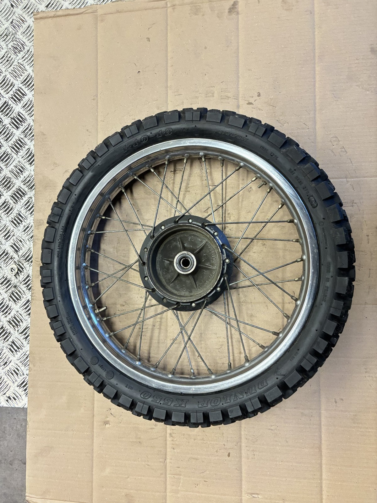 Roue arrière pour Kawasaki 125 KE - K1