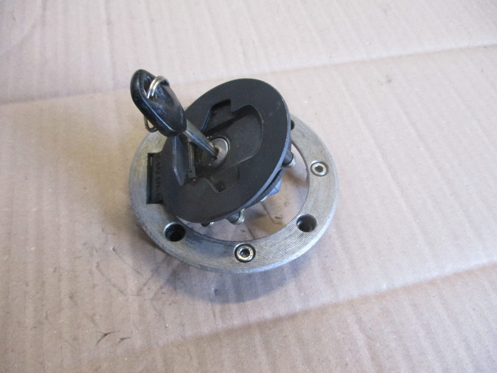 Bouchon de réservoir essence à clé pour Suzuki 650 XF Freewind