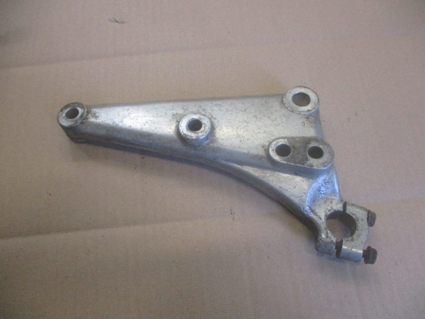 Platine gauche pour Honda 125 CBT - CB125T - 125 Twin