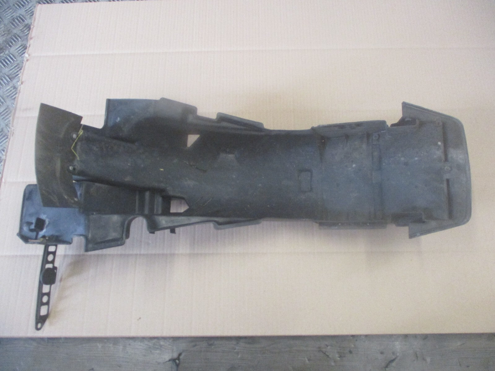 Pare boue support batterie pour Honda 750 VFR - RC24 - 1988 / 1989