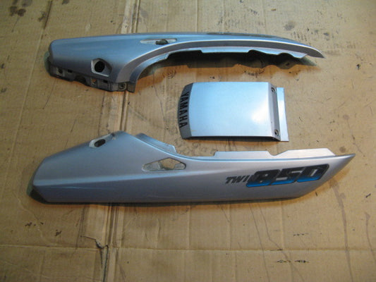 Caches latéraux + plaque de dosseret pour Yamaha 850 TDM - 3VD