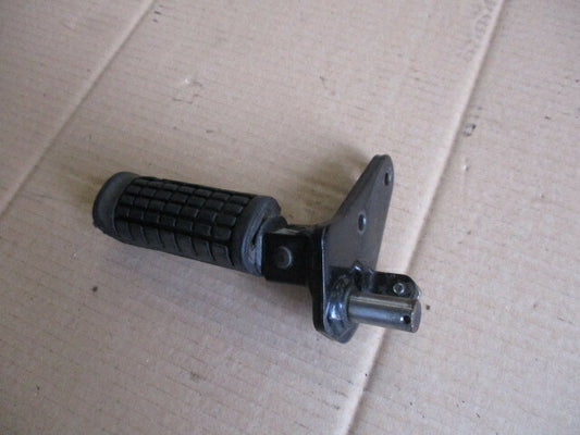 Cale pied avant droit pour Suzuki 125 GZ Marauder