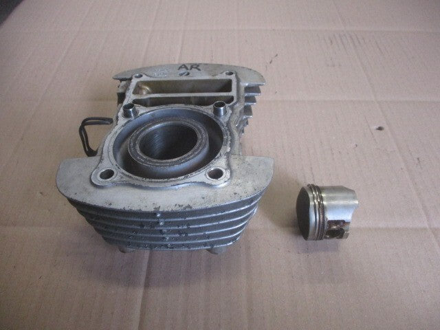 Cylindre / piston arrière pour Honda 125 XLV Varadéro - JC32