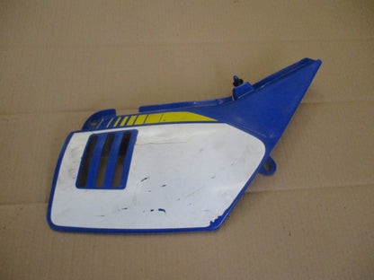 Cache latéral droit pour Suzuki 125 DR - SF43B