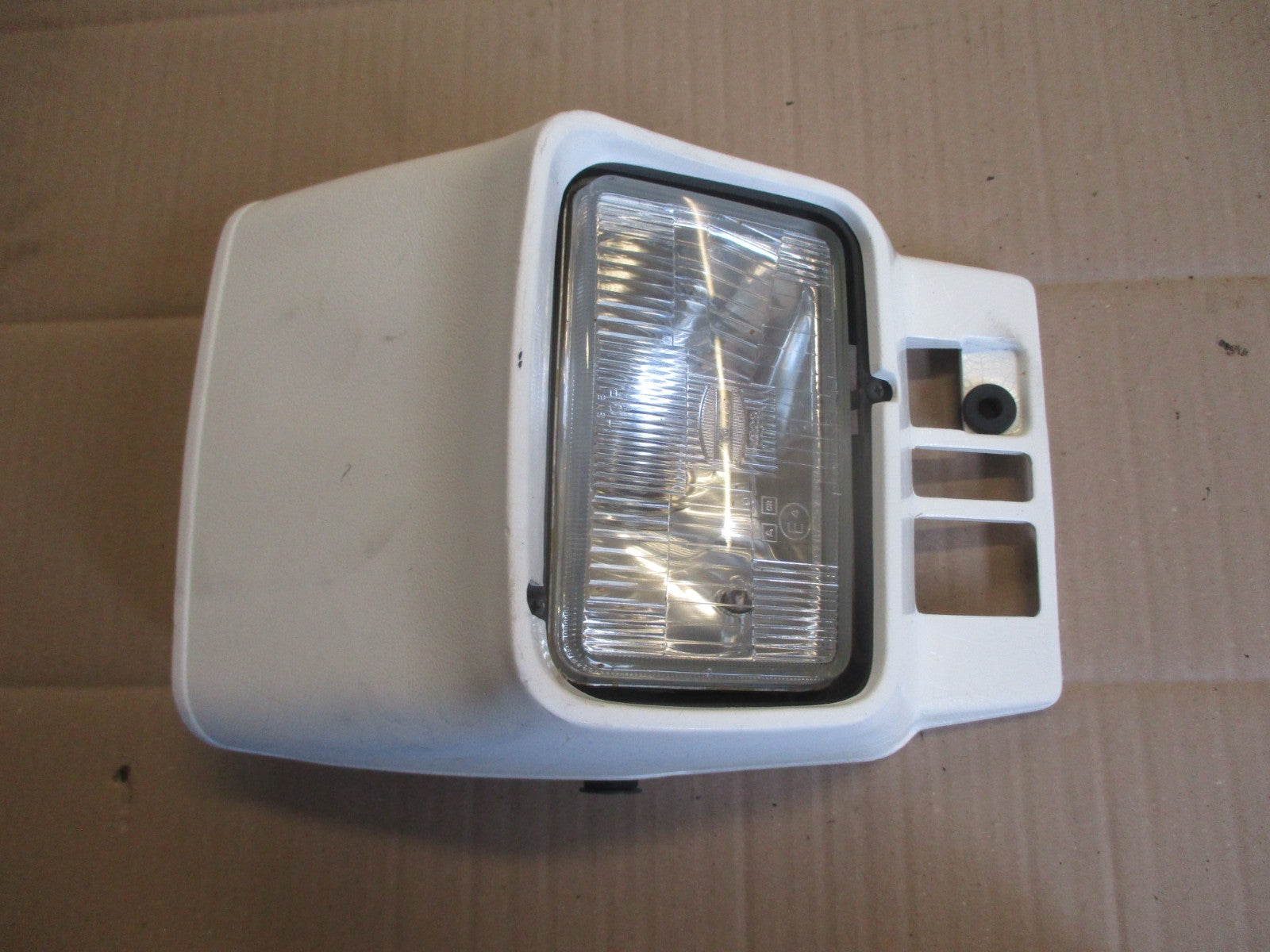 Tête de fourche + phare pour Yamaha 125 DTLC - 10V