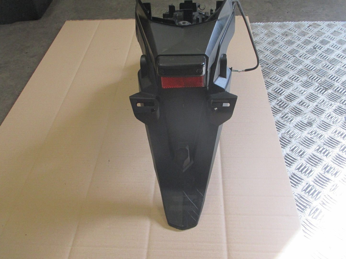 Pare boue arrière + bavette + feu de plaque pour Honda 125 CBF - JC74