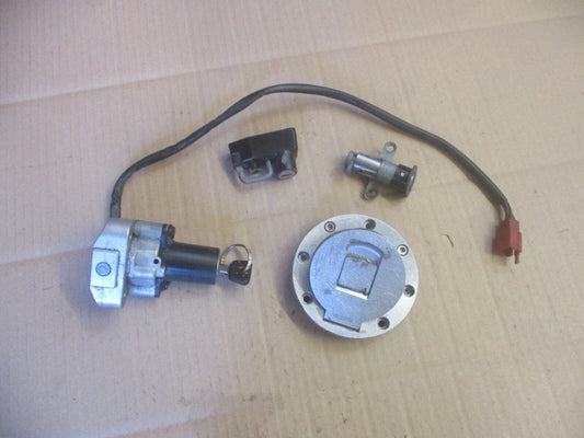Nieman + bouchon + serrures connecteur rouge Yamaha 125 TDR modèle 4FU / 5AE