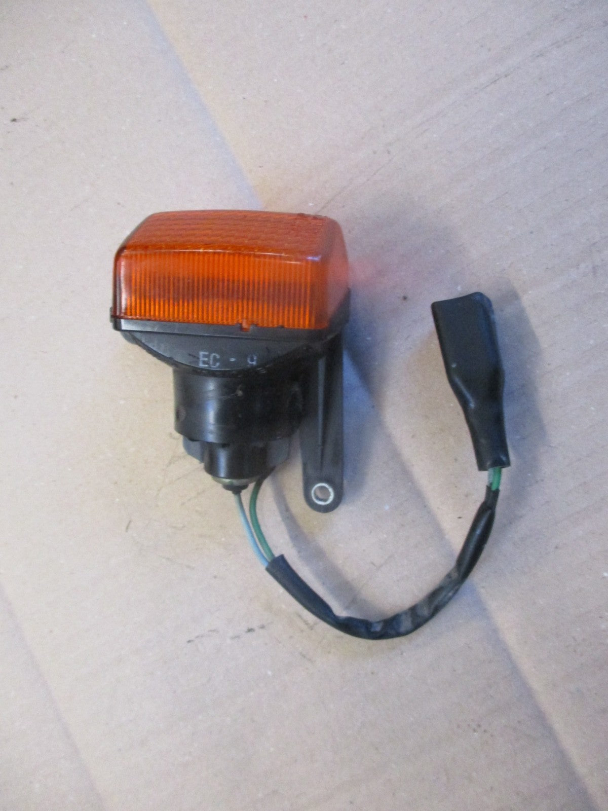 Clignotant avant droit pour Honda 650 NX Dominator - RD02