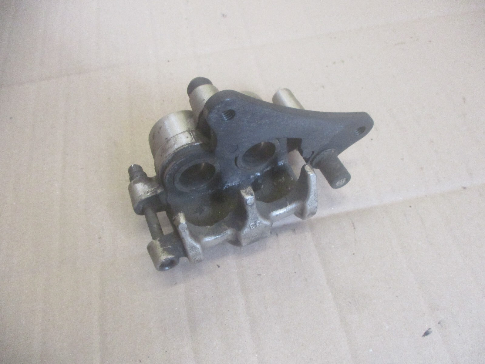 Etrier de frein avant pour Honda 125 CBF - JC40A